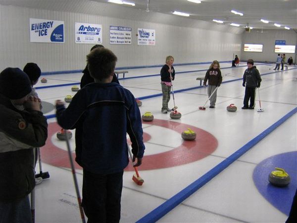 08 09 Kids curling 5